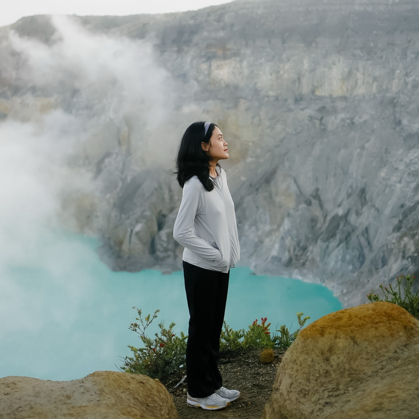Sunrise di Puncak Kawah Ijen - Holiday Banyuwangi
